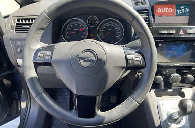Мінівен Opel Zafira 2010 в 