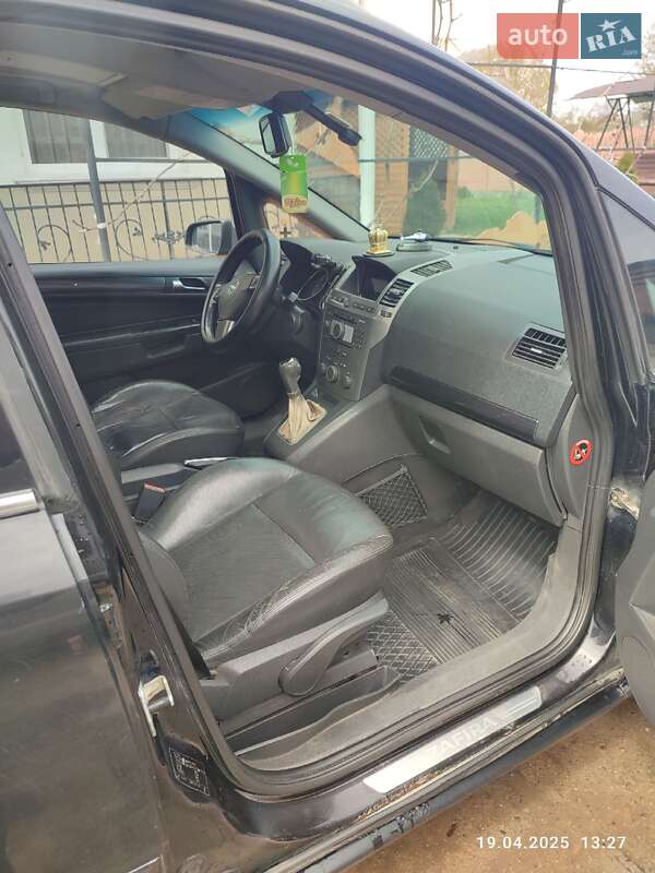 Минивэн Opel Zafira 2005 в Глыбокой