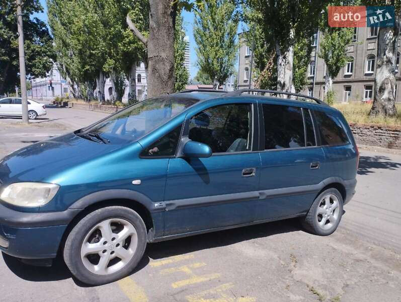 Минивэн Opel Zafira 2001 в Краматорске