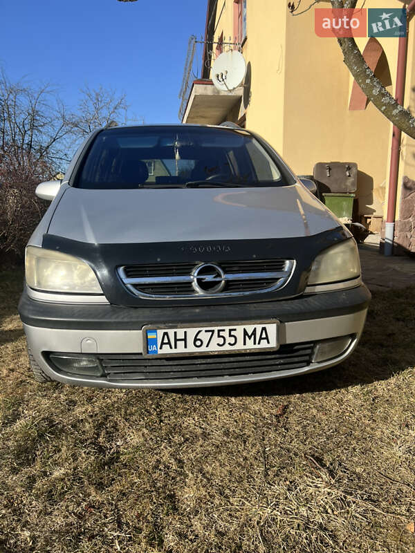 Минивэн Opel Zafira 2003 в 