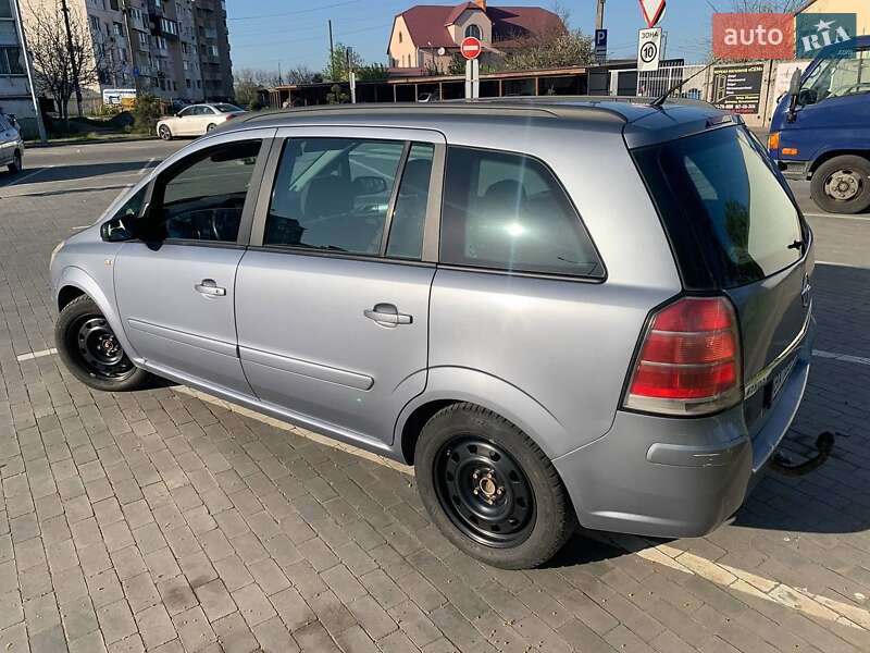 Минивэн Opel Zafira 2006 в Одессе
