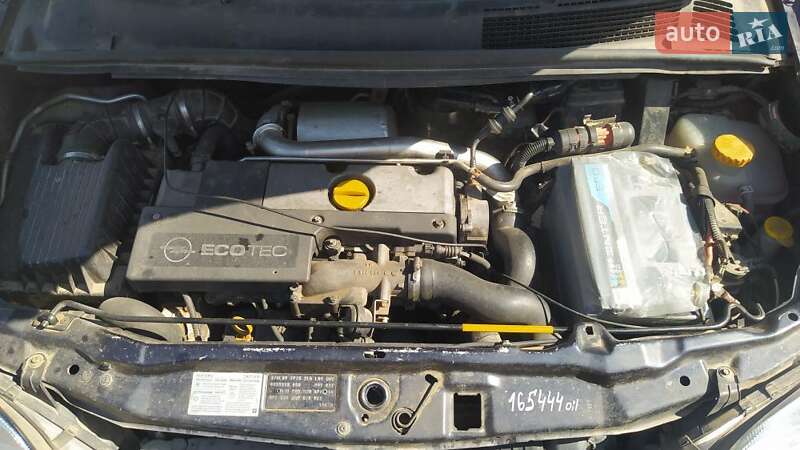Мінівен Opel Zafira 2003 в Чорткові