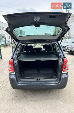 Минивэн Opel Zafira 2008 в 