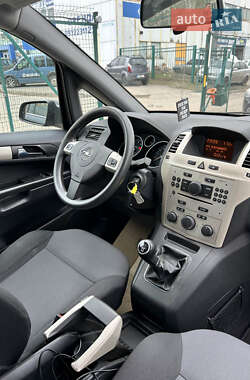 Минивэн Opel Zafira 2008 в 