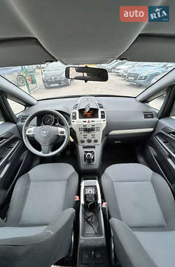 Минивэн Opel Zafira 2008 в 