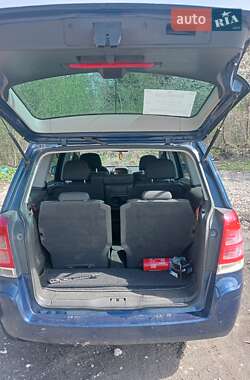 Минивэн Opel Zafira 2011 в 