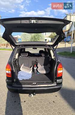 Минивэн Opel Zafira 2002 в 