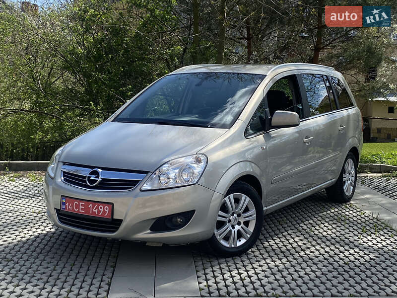 Мінівен Opel Zafira 2011 в 