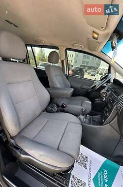Минивэн Opel Zafira 2002 в 