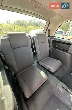 Минивэн Opel Zafira 2002 в 