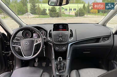 Минивэн Opel Zafira 2016 в 