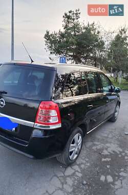 Минивэн Opel Zafira 2011 в 
