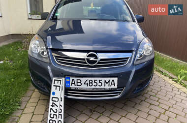 Минивэн Opel Zafira 2010 в 
