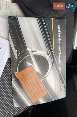 Минивэн Opel Zafira 2010 в 