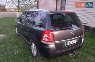 Минивэн Opel Zafira 2010 в 