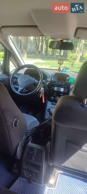 Мінівен Opel Zafira 2010 в Старокостянтинові