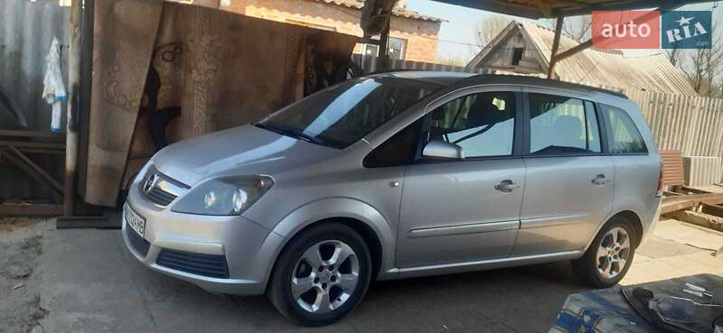 Минивэн Opel Zafira 2005 в 