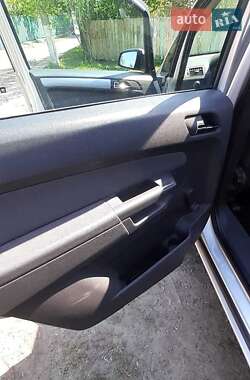 Минивэн Opel Zafira 2005 в 