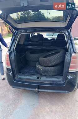 Минивэн Opel Zafira 2006 в 