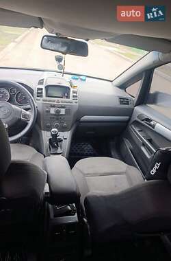 Минивэн Opel Zafira 2006 в 