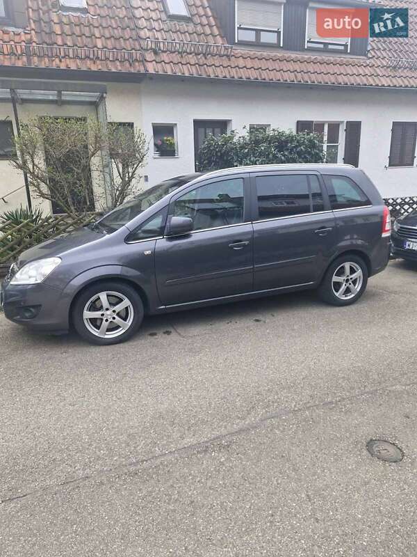 Opel Zafira 2010