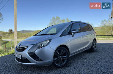 Минивэн Opel Zafira 2014 в 