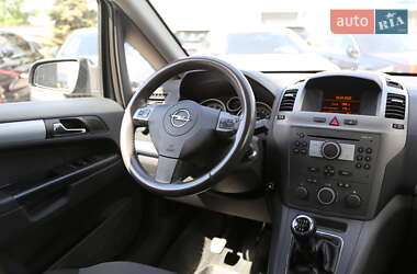 Минивэн Opel Zafira 2005 в 