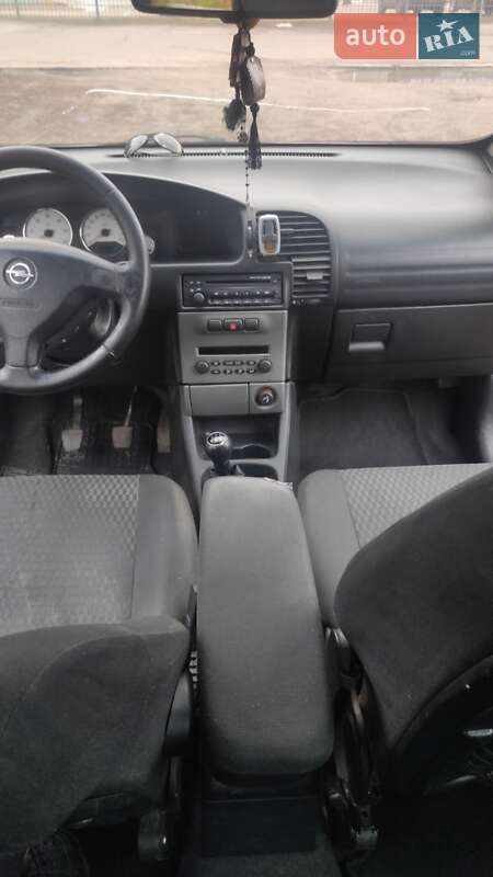 Минивэн Opel Zafira 2004 в Броварах