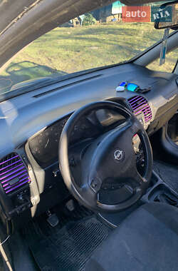Минивэн Opel Zafira 2000 в 