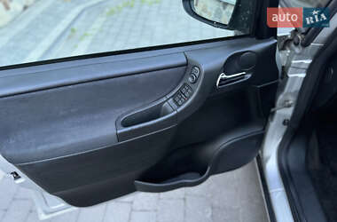 Минивэн Opel Zafira 2003 в 