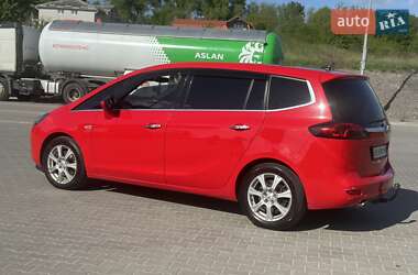 Минивэн Opel Zafira 2012 в 