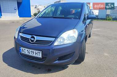 Минивэн Opel Zafira 2008 в 