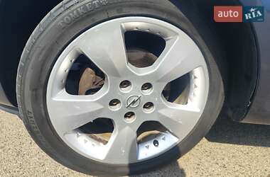 Минивэн Opel Zafira 2008 в 