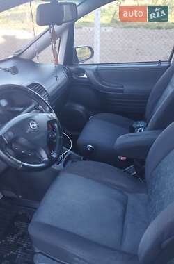 Минивэн Opel Zafira 2002 в 