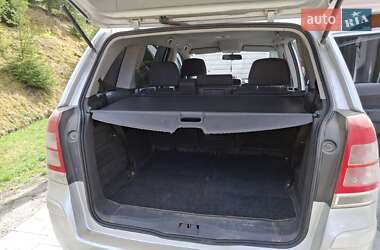 Минивэн Opel Zafira 2011 в 