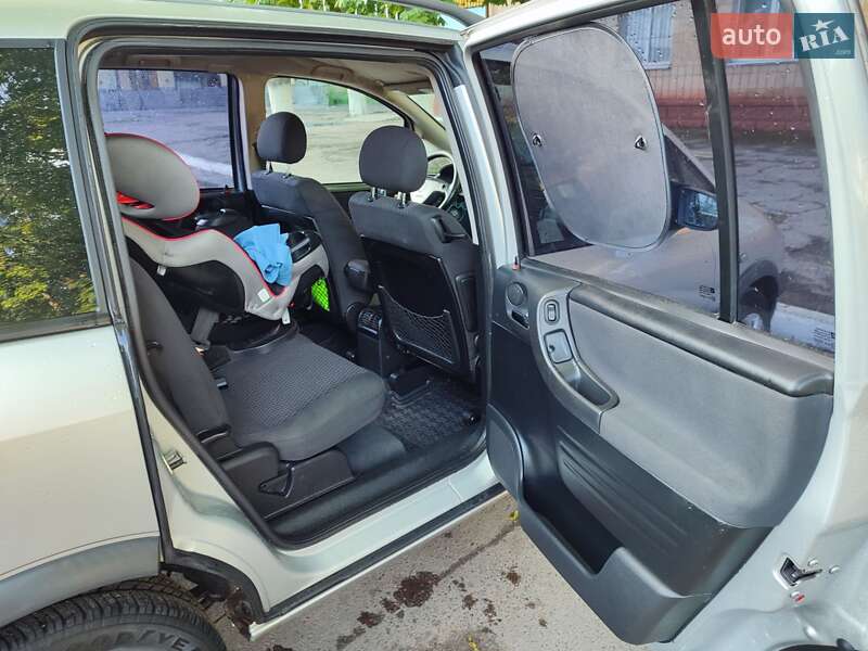 Мінівен Opel Zafira 2003 в Рівному