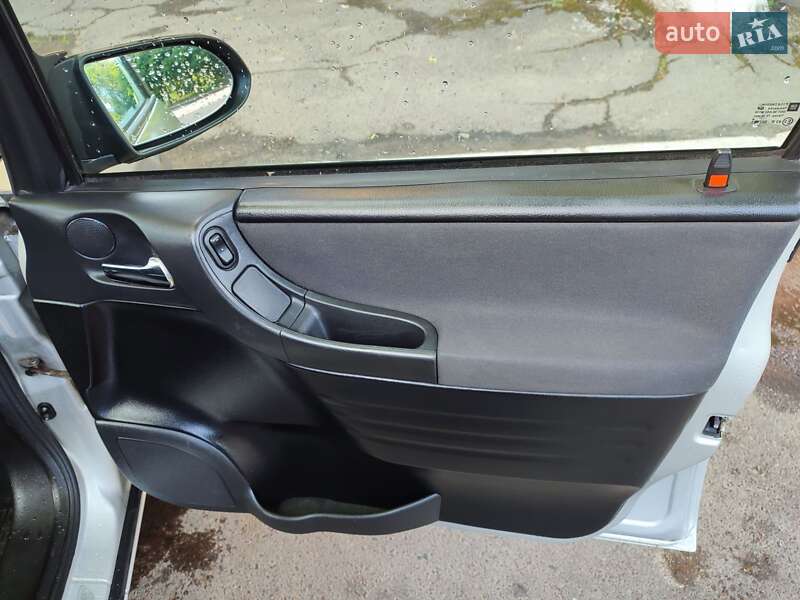Мінівен Opel Zafira 2003 в Рівному
