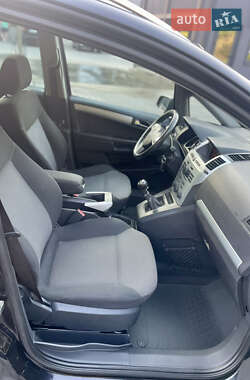 Минивэн Opel Zafira 2009 в 