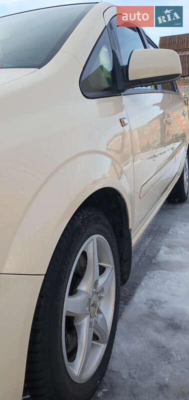 Минивэн Opel Zafira 2012 в Кременце