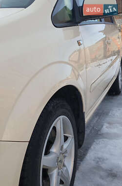 Мінівен Opel Zafira 2012 в 