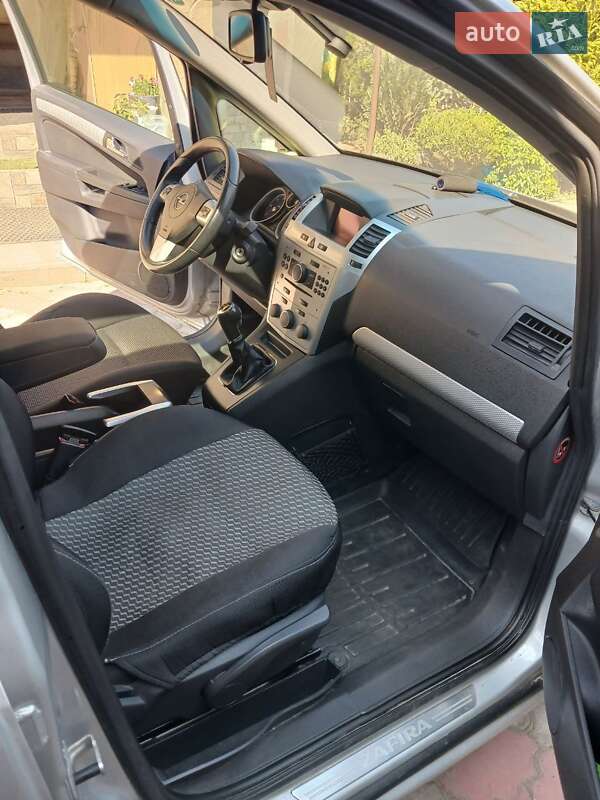 Минивэн Opel Zafira 2011 в Львове фото 5 Минивэн Opel Zafira 2011 в Львове