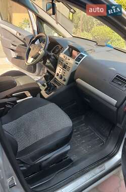 Минивэн Opel Zafira 2011 в 