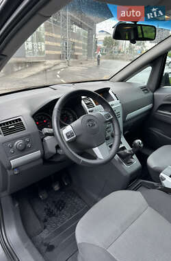 Минивэн Opel Zafira 2009 в 