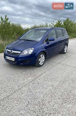 Минивэн Opel Zafira 2010 в Новояворовске