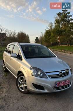 Opel Zafira 2012