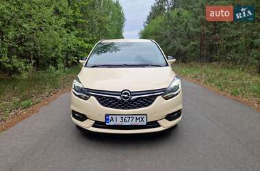 Минивэн Opel Zafira 2017 в 