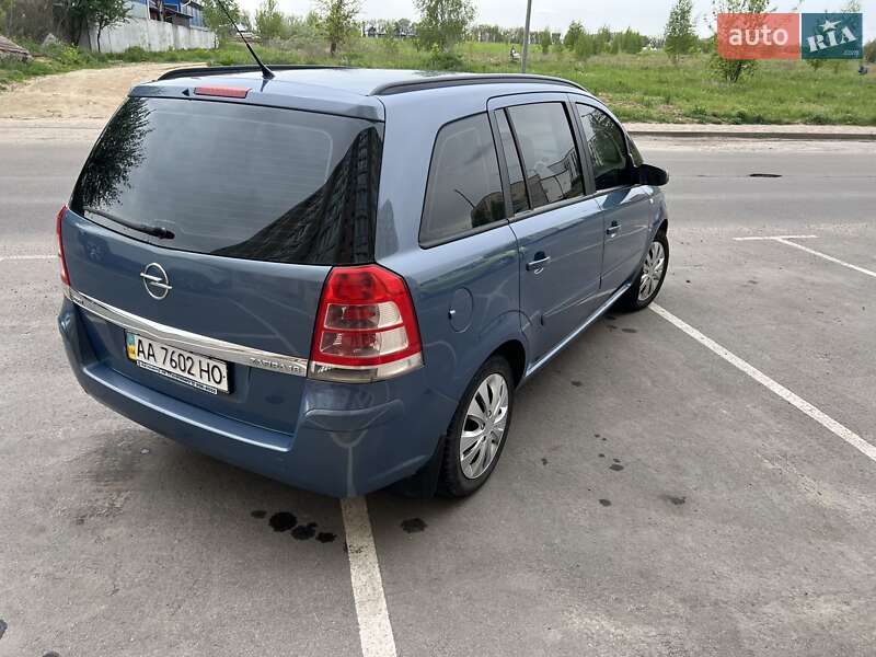 Минивэн Opel Zafira 2008 в Софиевской Борщаговке