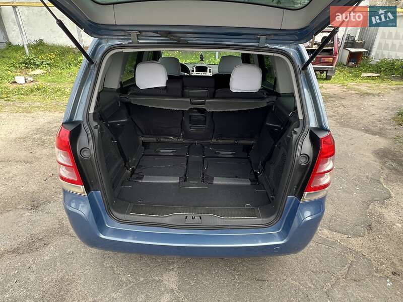 Минивэн Opel Zafira 2008 в Софиевской Борщаговке