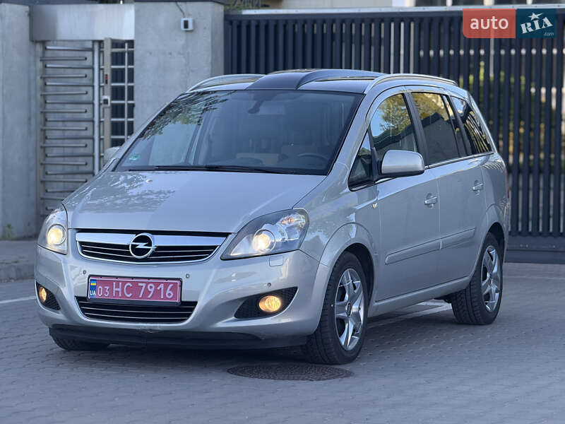 Мінівен Opel Zafira 2010 в Луцьку