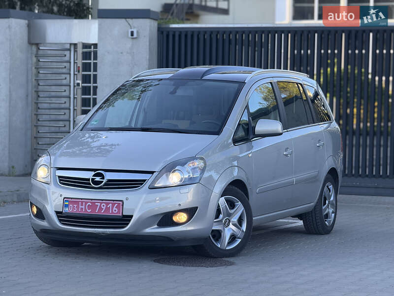 Мінівен Opel Zafira 2010 в Луцьку